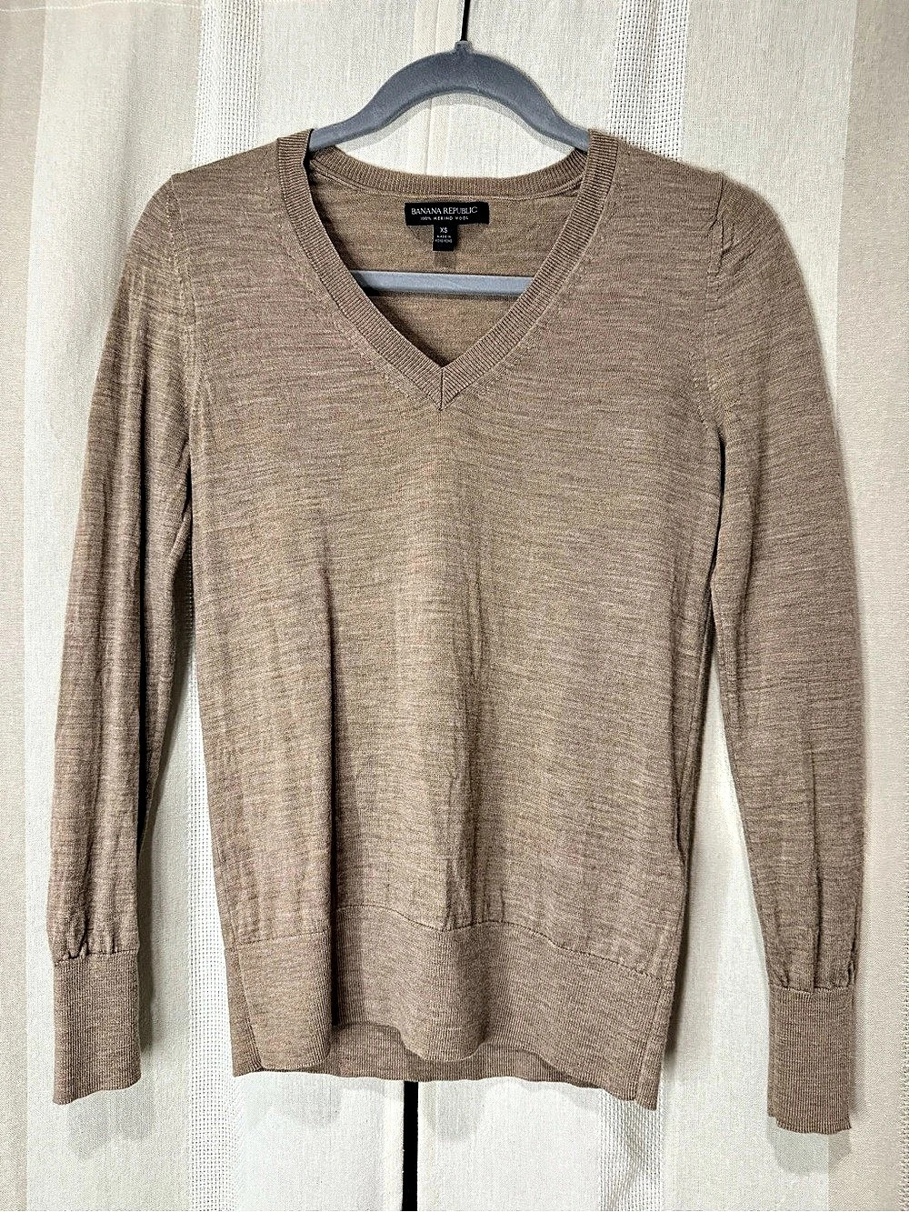 Banana Republic Wool V-Neck Sweater in Brown Size XS Like New